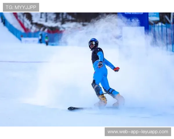 单板滑雪项目挑战高难度组合动作，教练组给予积极评价
