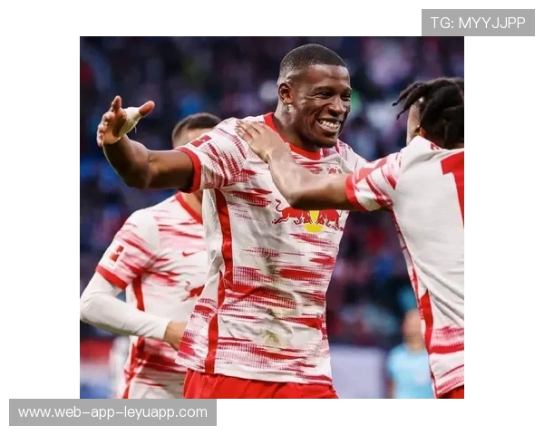 阿诺德转会动态更新，曼城成为热门下一站，阿诺德加盟巴萨